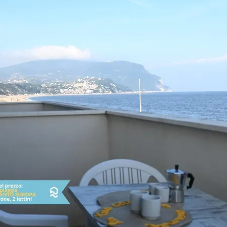 Rs324 - Marcelli, Trilocale Fronte Mare Con Inclusa * Марчелли