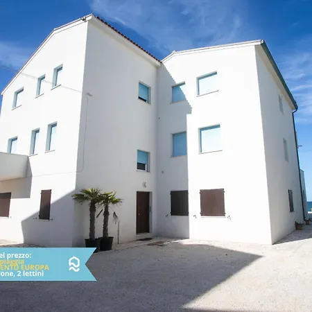 Rs324 - Marcelli, Trilocale Fronte Mare Con Inclusa *